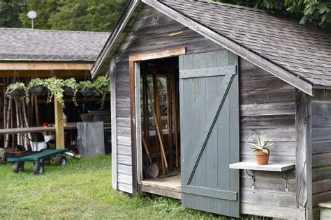 ideas  organize  perfect potting shed gardenista