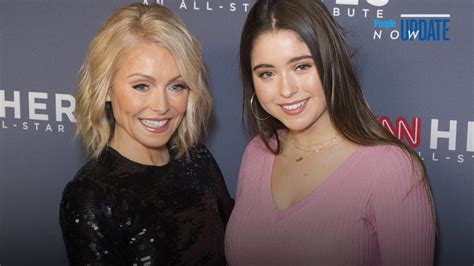All Grown Up Kelly Ripa S Stunning Daughter Lola 16 Joins Her On The