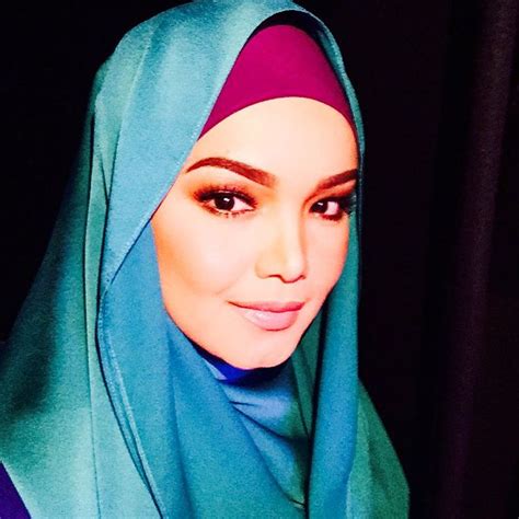 sitinurhaliza singer s manager wants people to stop