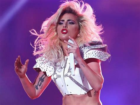 Lady Gaga Opens Super Bowl Li Halftime Show With Tribute