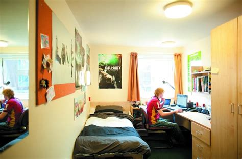 top tips  furnishing  student bedroom
