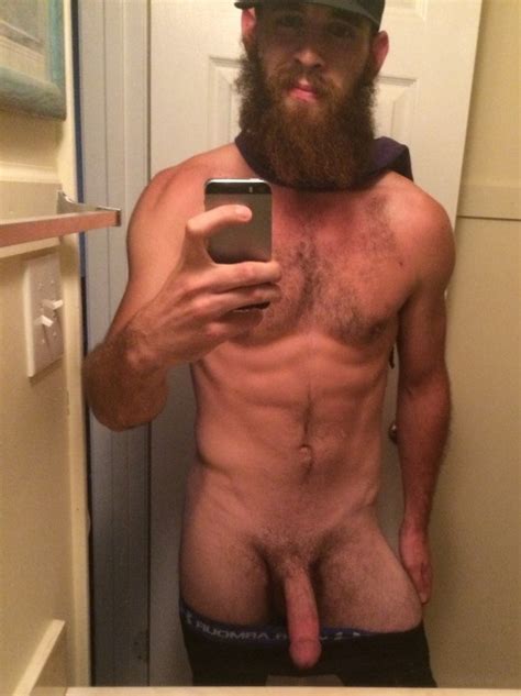 bearded nude selfie pompuseyes