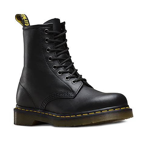 dr martens  unisex nappa leather ankle boots black