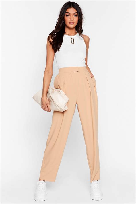 pleat front volume peg trouser peg trousers trendy work outfit