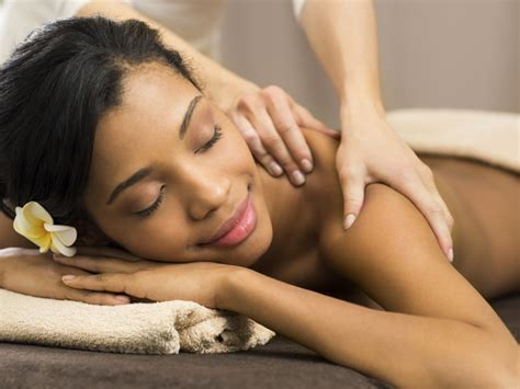 book a massage with anahi massage therapist chicago il 60616