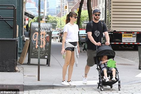 justin timberlake and jessica biel take stroll in ny daily mail online