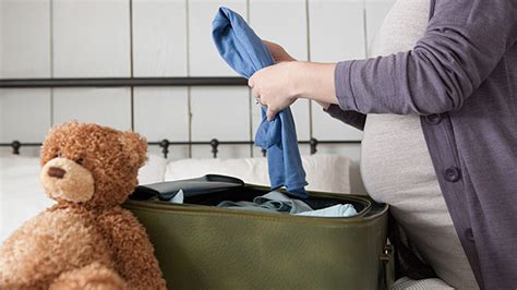 What A Mom Should Pack In Her Hospital Bag What To Expect