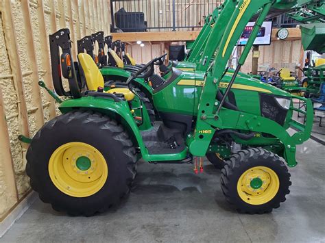 2017 John Deere 3039r Compact Utility Tractor And H165