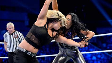 wwe in live kaitlyn vs aksana