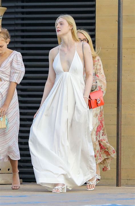 elle fanning paparazzi cleavage outdoors photos