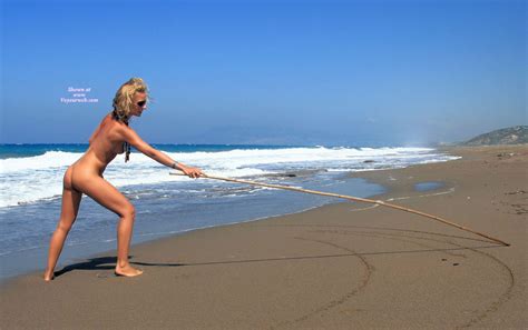 Beautiful Slim Blond Girlfriend Nude At The Beach