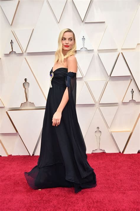 Margot Robbie At The Oscars 2020 In 2020 Celebrity Dresses