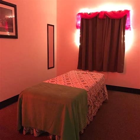 asian spa massage therapist  lansing