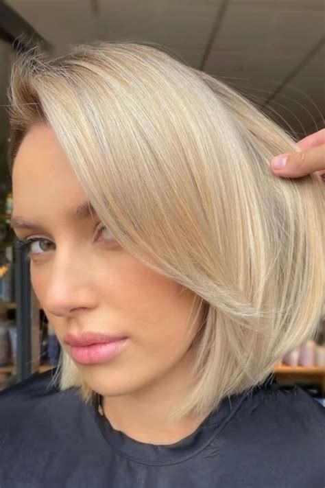 40 Best Short Platinum Blonde Bob Haircut And Blonde Lobs For 2021