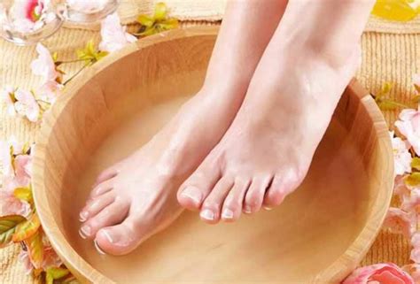 10 tips to give your feet a stress relieving foot massage perfect