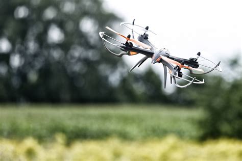 drone quadricoptere acme zoopa   mantis  pret  voler rtf conradfr