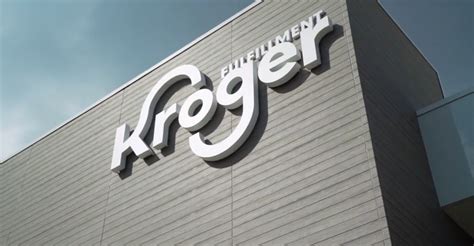 closeup    kroger  sns retailer   year supermarket
