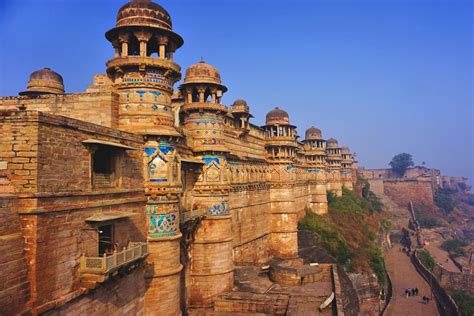 gwalior fort historical facts     oldest hill forts  india veena world