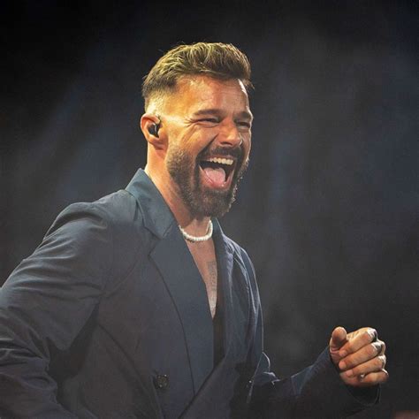 ricky martin s twin sons matteo valentino join dad onstage during