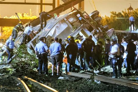 amtrak train derails  philadelphia al jazeera america