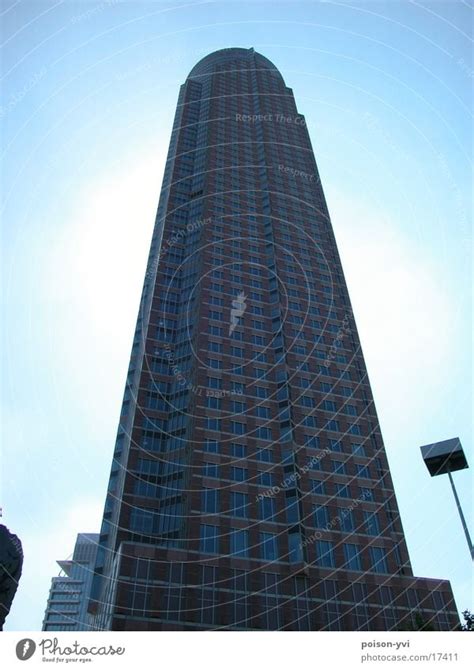 gigant messeturm hochhaus ein lizenzfreies stock foto von photocase