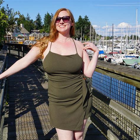 Pin By Nobody Cares On Flbp Ginger Day Hot Dress Woman Smile