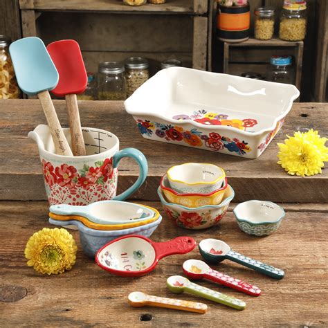 The Pioneer Woman Collected Ceramic Baking Set 16 Pieces