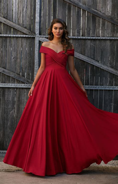 autour dun soir robe demoiselle dhonneur longue robe mariee rouge robe de temoin mariage