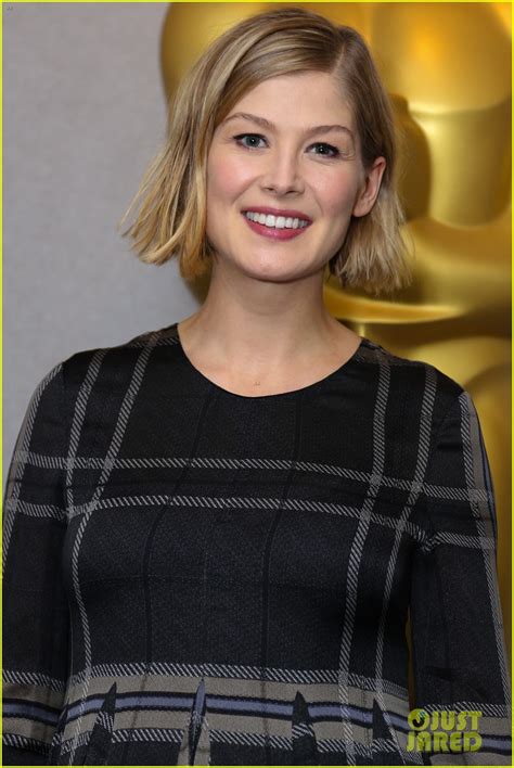 rosamund pike talks rehearsing sex scenes with neil