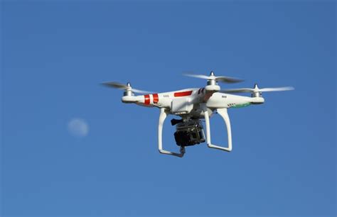 drone operators    freedoms  buzz   night  bay link blog