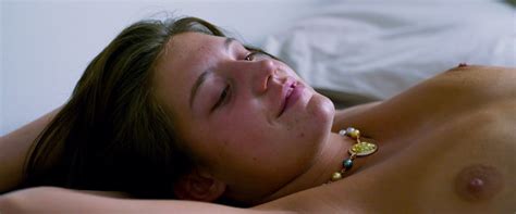 naked adèle exarchopoulos in orphan