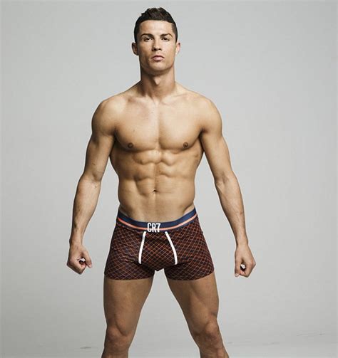 Cristiano Ronaldo Em Fotos Sem Photoshop De Campanha De Cueca Vogue