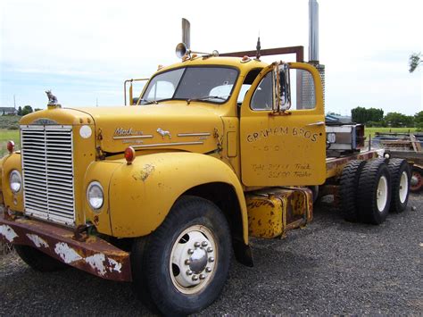 bought  today antique  classic mack trucks general discussion