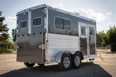 ultimate class warmblood bumper pull horse trailer logan coach
