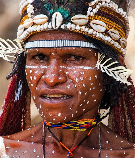 stunning photos offer a glimpse into indonesia s rarely seen tribes