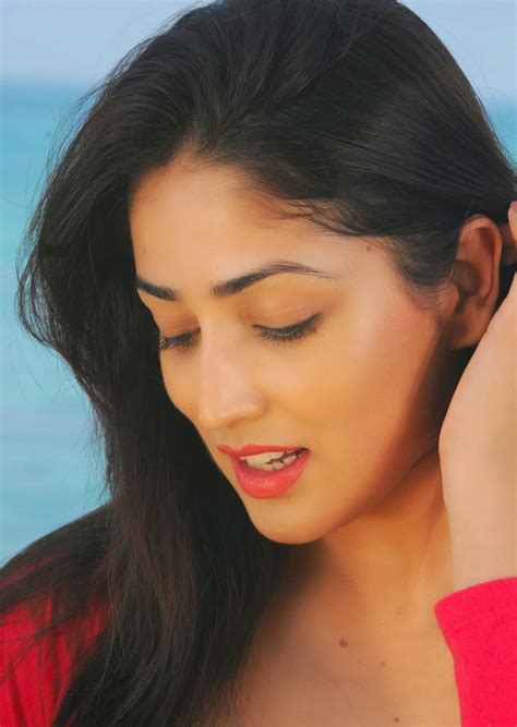 Yami Gautam Hot And Sexy Photos From Telugu Film Yuddham Beautiful