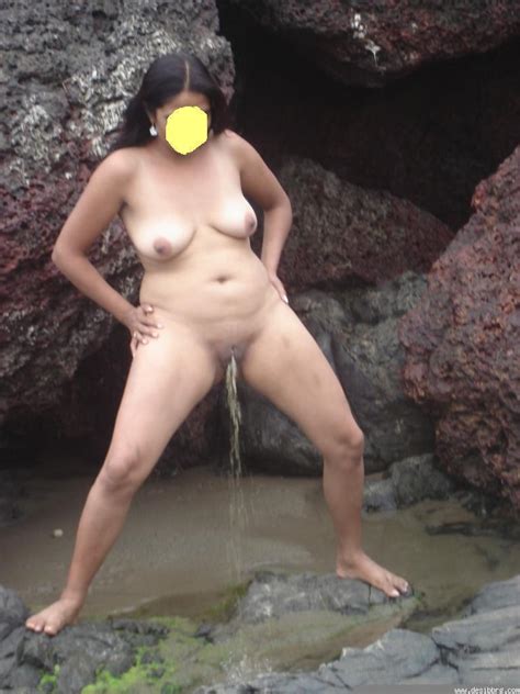 aunty out pissing photos porn pics and movies