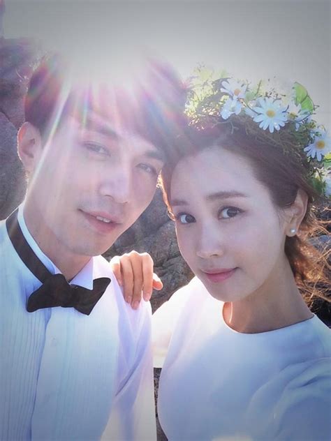 lee da hae shares cute selcas as she says goodbye to hotel king couch kimchi