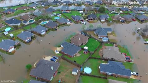 louisiana flooding knocks  power forces evacuations  thousands
