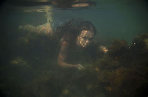 underwater swimming women hd wallpapers desktop  mobile images