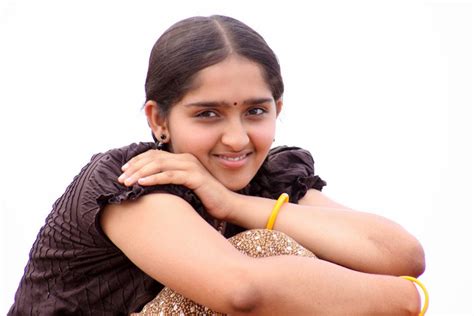 the cute malayalam actress sanusha hd images everything 4u