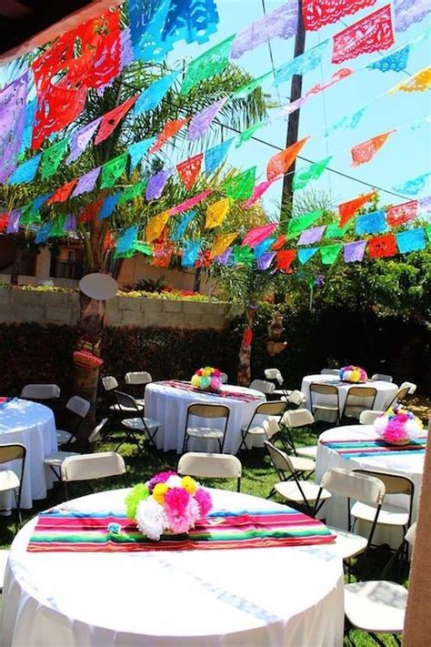 Fiesta En El Jardín De Casa Al Aire Libre Mexican Birthday Parties