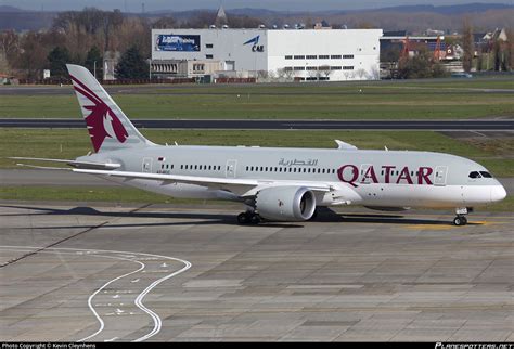 bcc qatar airways boeing   dreamliner photo  kevin cleynhens id
