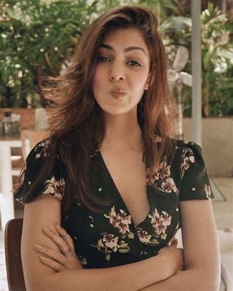 actress rhea chakraborty hot and spicy unseen pics