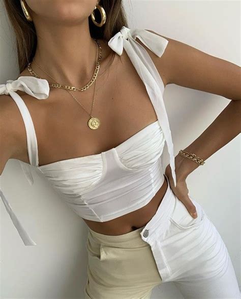 White Top For Any Occasion Queens Fashion In 2020 Fashion Girl