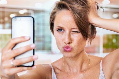 3 Sexy Selfie Ideas Facetune2