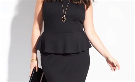 how to dress the hourglass figure to the office