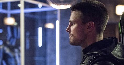 Arrow Eps On Transition To Green Arrow And Damien Darhks Pure Evil
