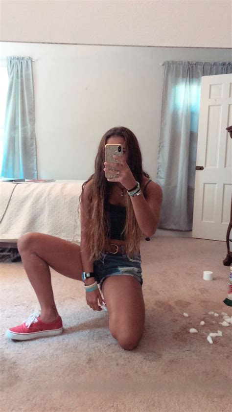 Mirror Selfie Healthy Long Hair Summer Outfit Long
