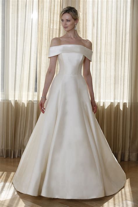 Get The Royal Look 12 Minimalist Wedding Dresses With Serious Style